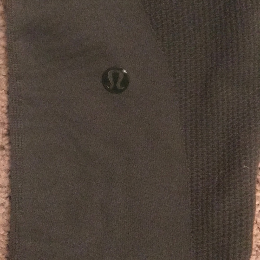 Lululemon 8 army green